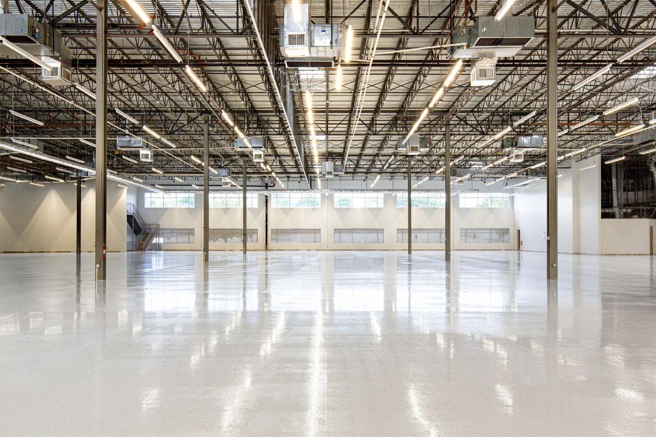 Commercial building interior in Bloomington, IL with a freshly coated high-gloss epoxy floor